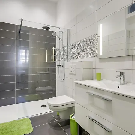 : 8 Pers, Proche Plage, Jardin, Parking, Wifi - Fr-1-474-275 Lejlighed